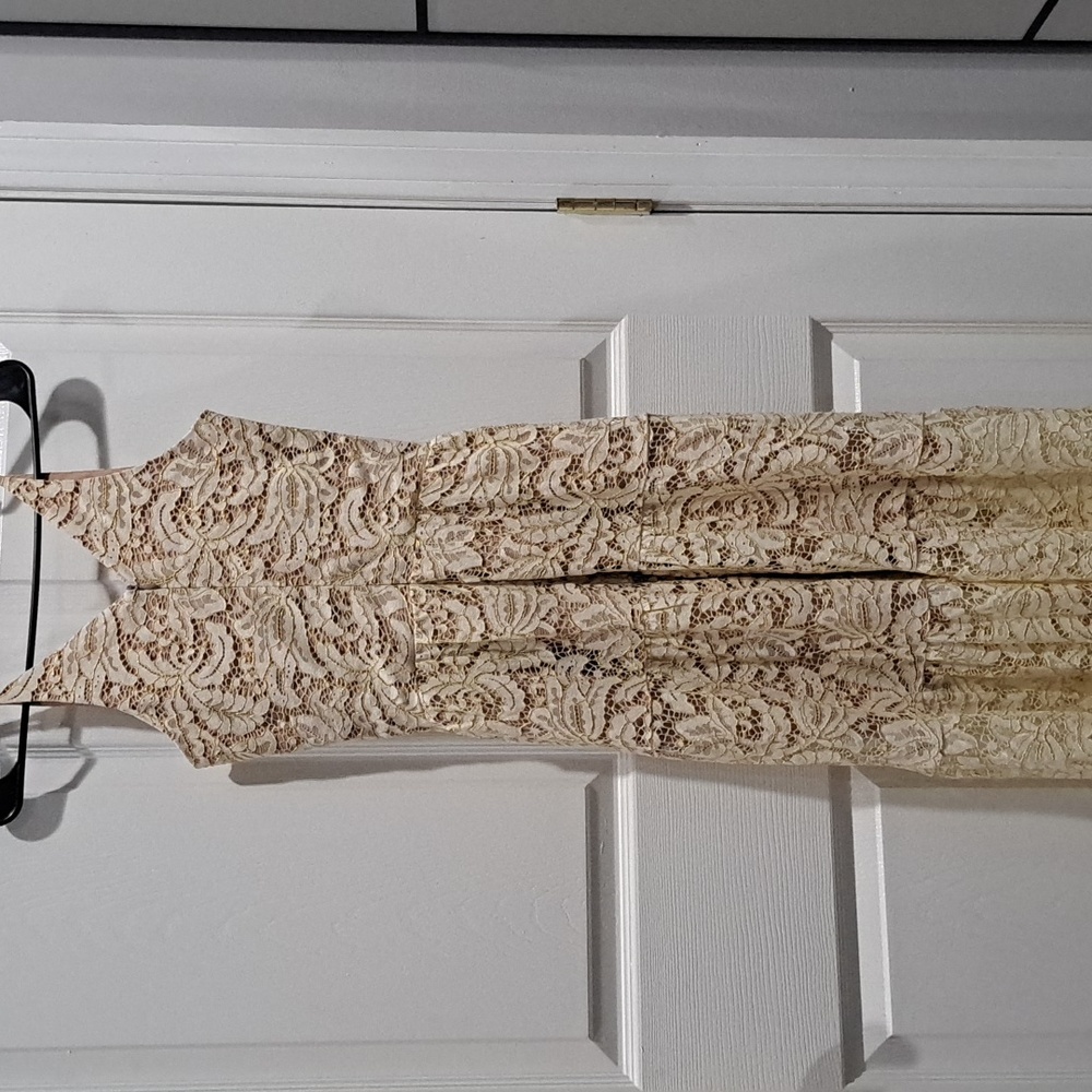 Dress - Picture 3 of 3